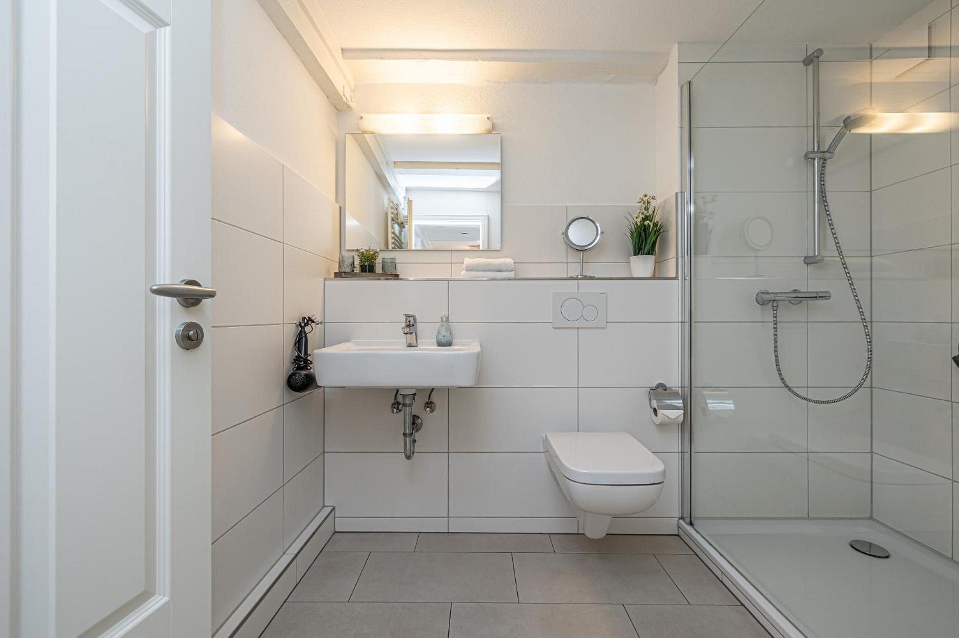 Apartment Fewo1846 - Im Sonnenhof - Komfortable 2-zimmer-wohnung Im Stadtzentrum *