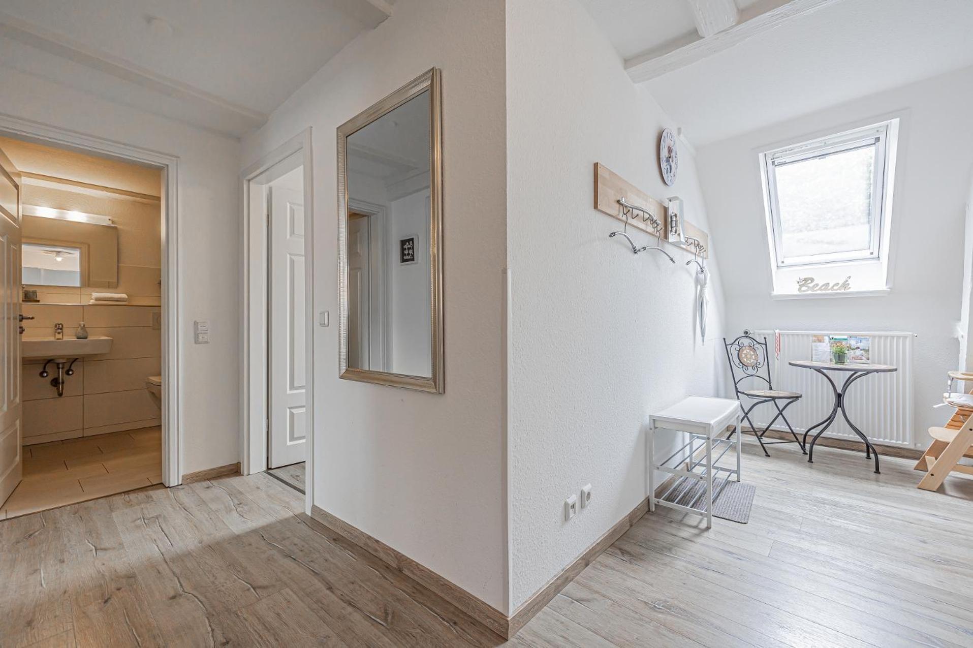 Apartment Fewo1846 - Im Sonnenhof - Komfortable 2-zimmer-wohnung Im Stadtzentrum